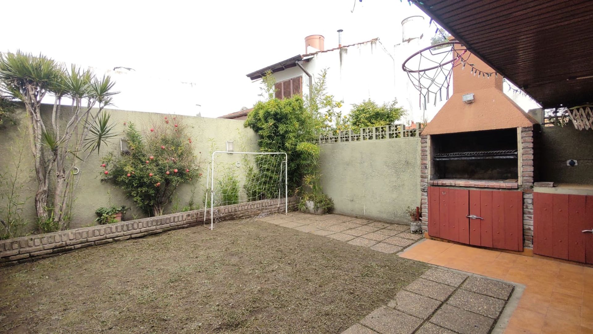 Venta triplex 5 ambientes en Olivos con playroom