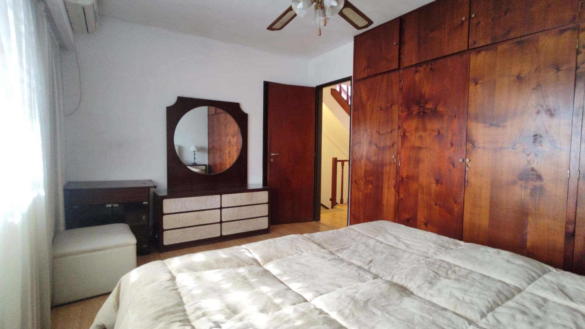 Venta triplex 5 ambientes en Olivos con playroom