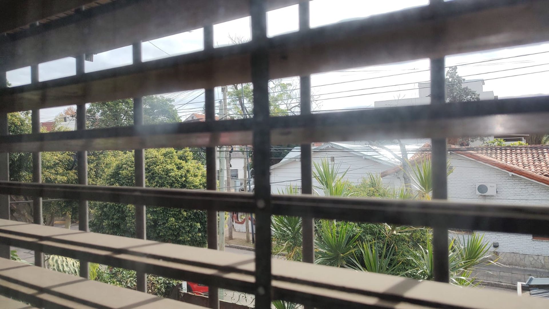 Venta triplex 5 ambientes en Olivos con playroom