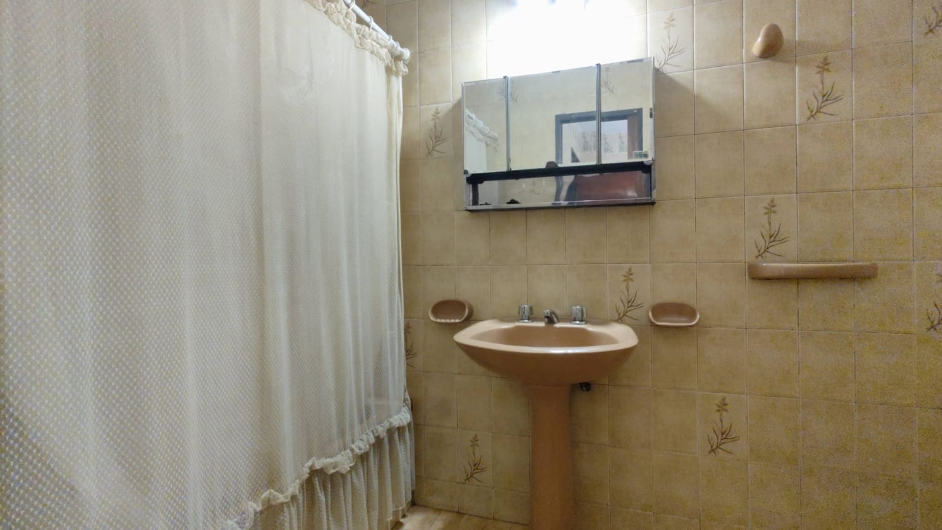 Venta triplex 5 ambientes en Olivos con playroom