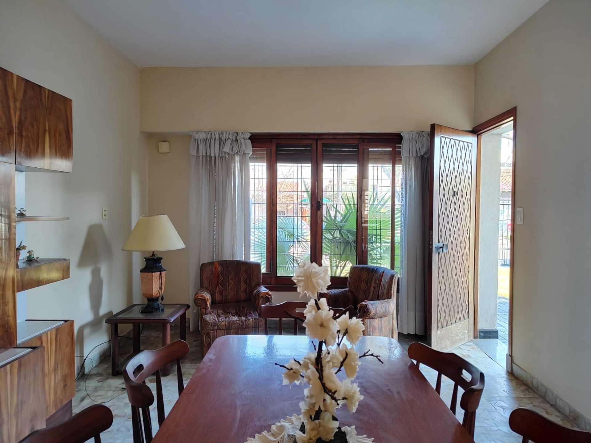 Venta casa 3 ambientes Villa Adelina con jardín