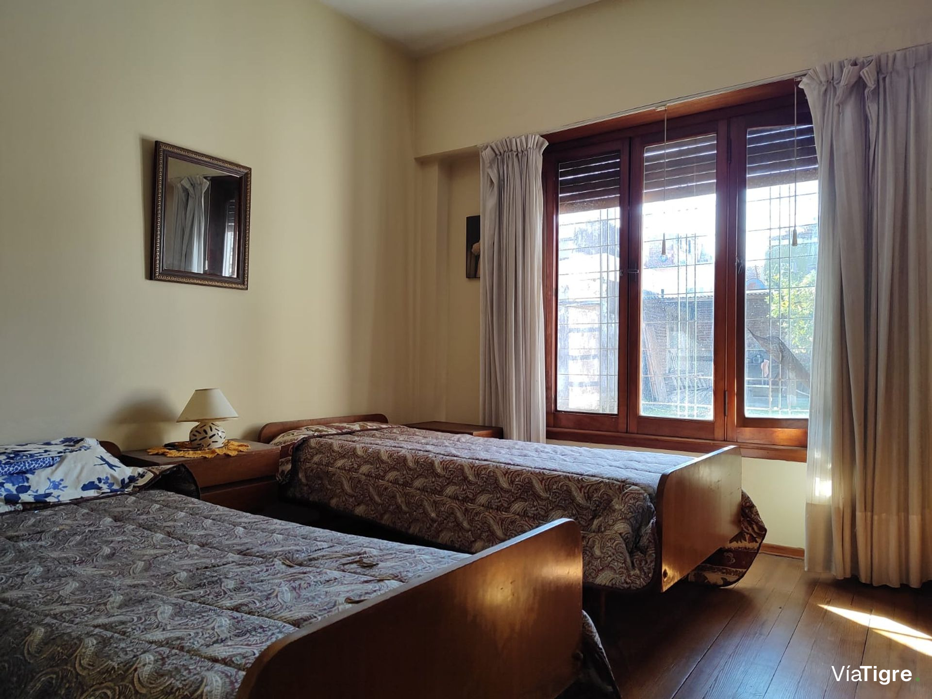 Venta casa 3 ambientes Villa Adelina con jardín