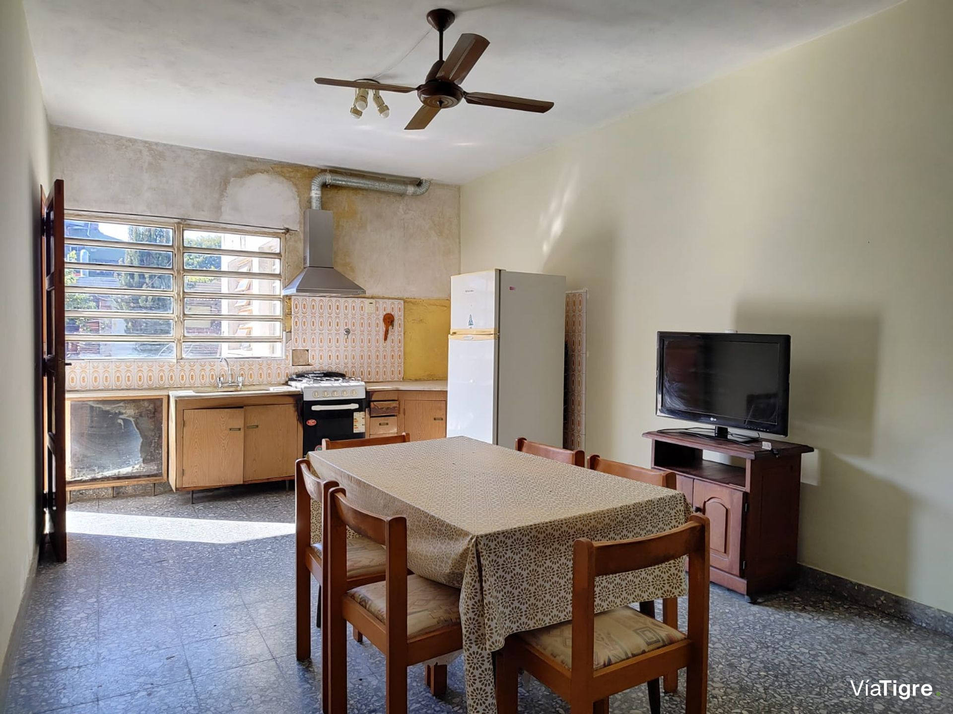 Venta casa 3 ambientes Villa Adelina con jardín