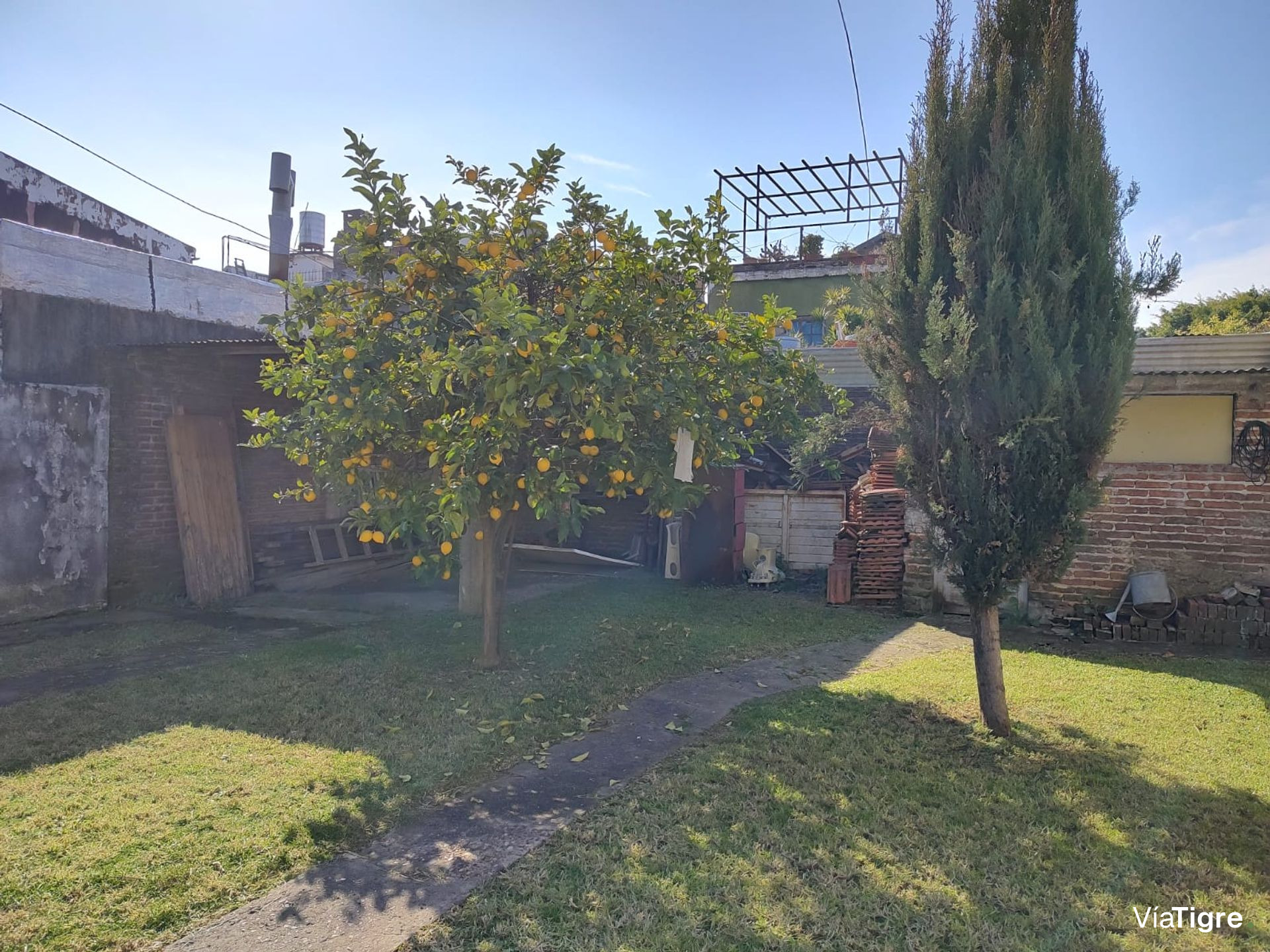 Venta casa 3 ambientes Villa Adelina con jardín