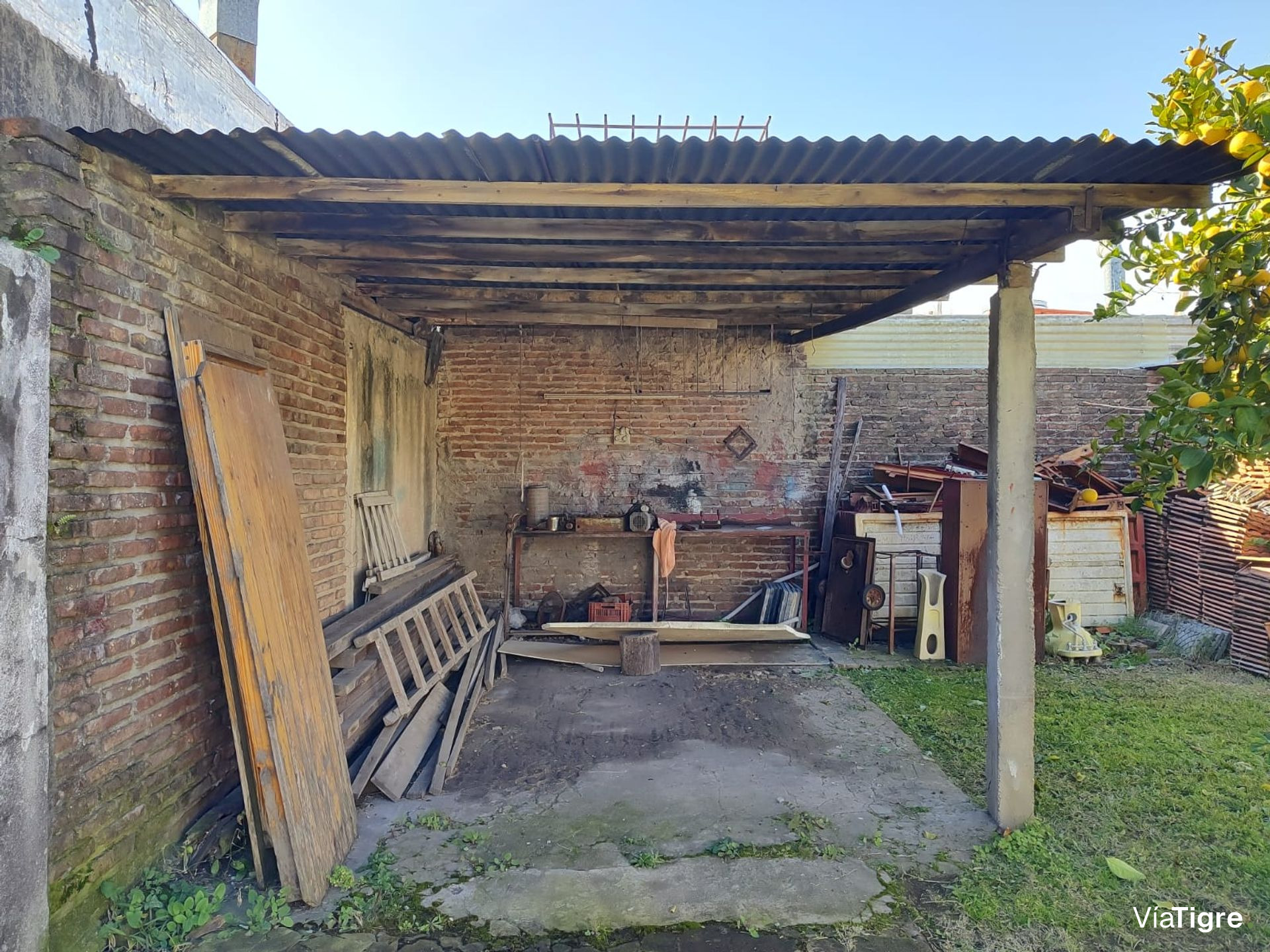 Venta casa 3 ambientes Villa Adelina con jardín