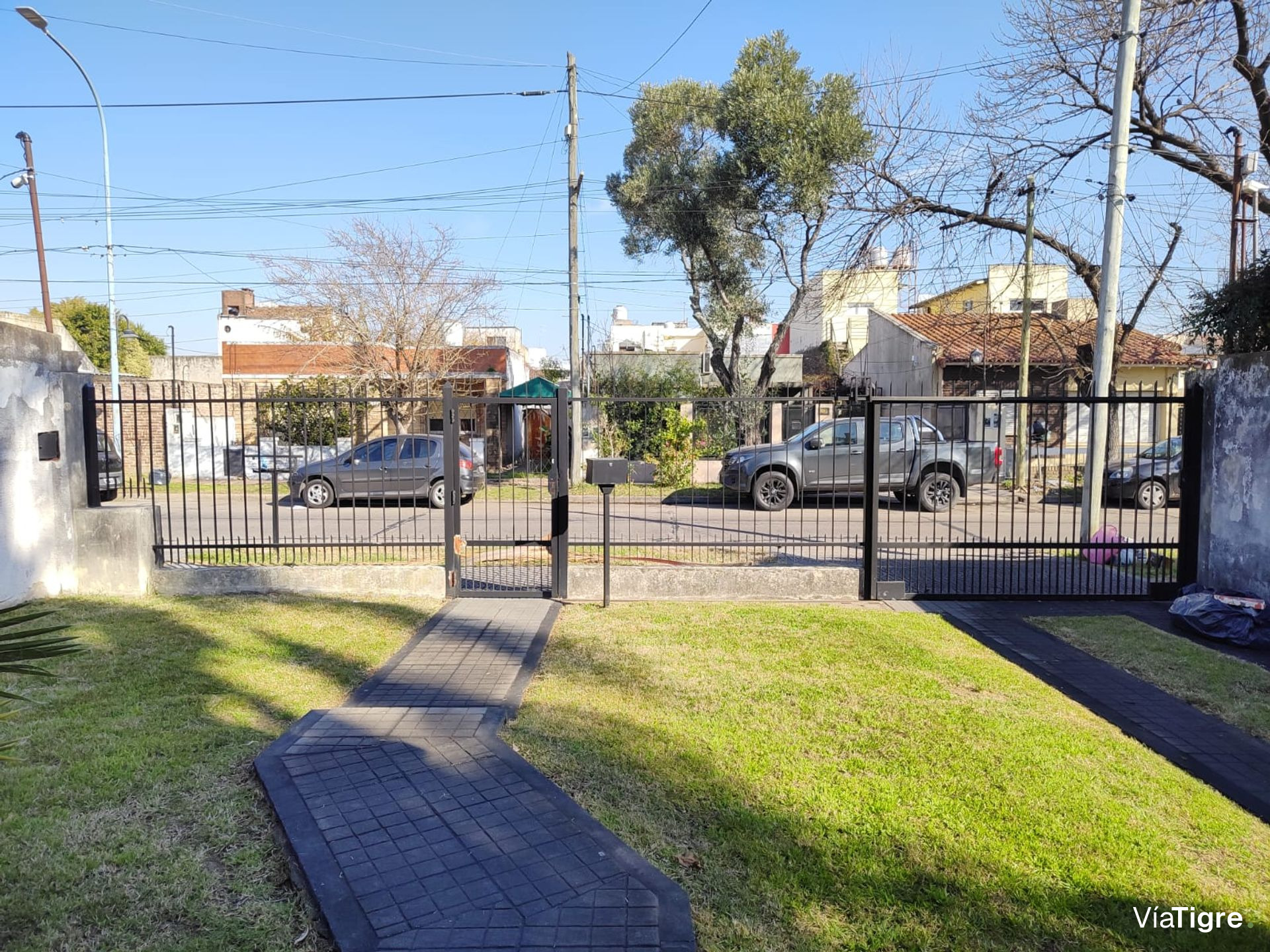 Venta casa 3 ambientes Villa Adelina con jardín