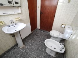 Venta casa 3 ambientes Villa Adelina con jardín