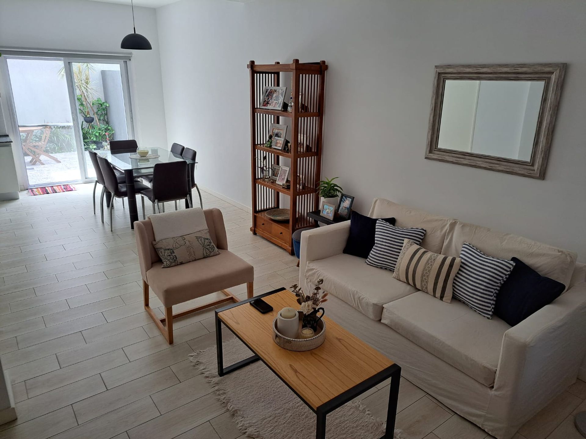 Venta Duplex de 3 Plantas en Olivos - Nuevo