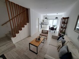 Venta Duplex de 3 Plantas en Olivos - Nuevo