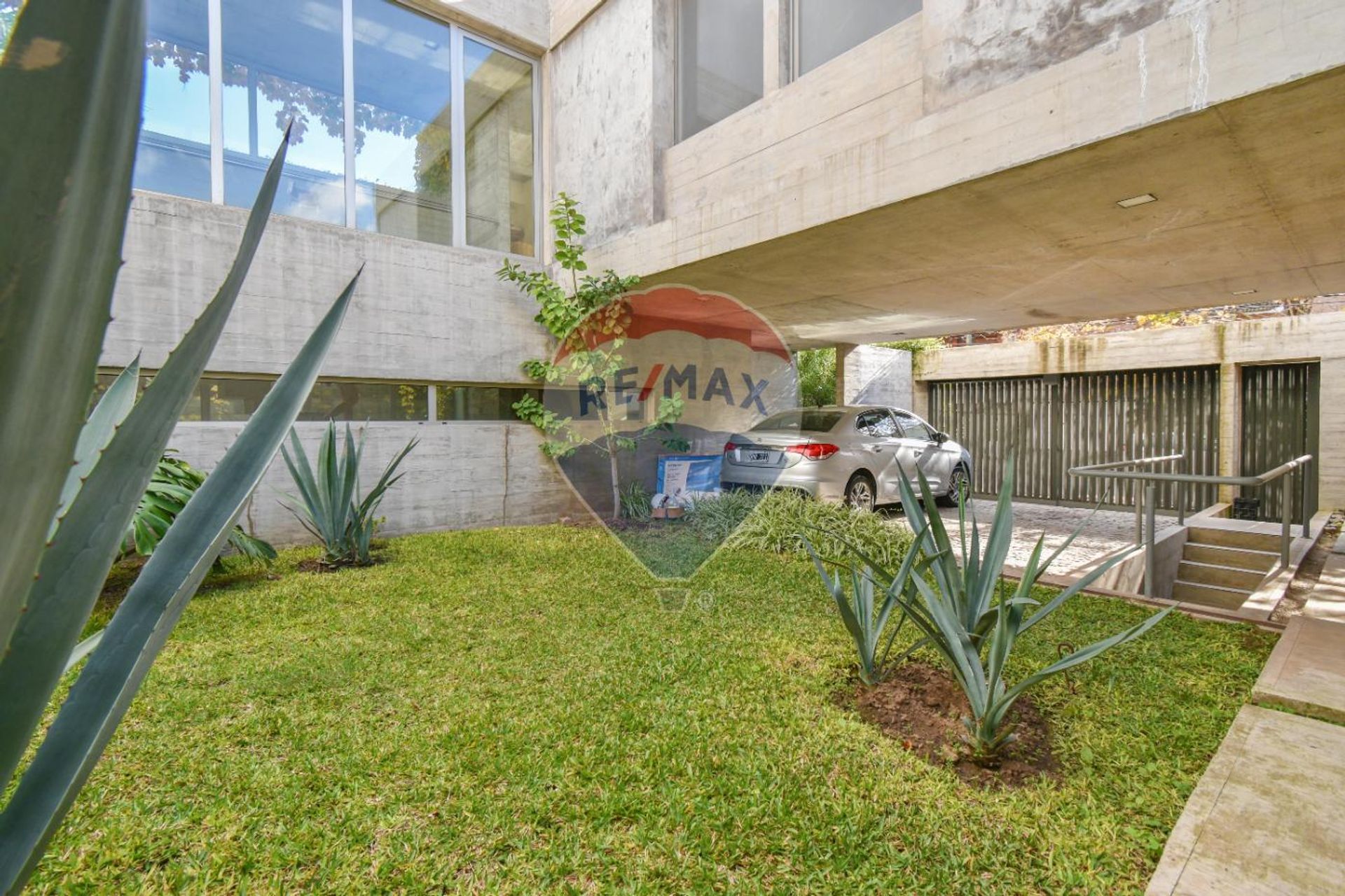 Venta Casa a estrenar en Martínez UNICA!