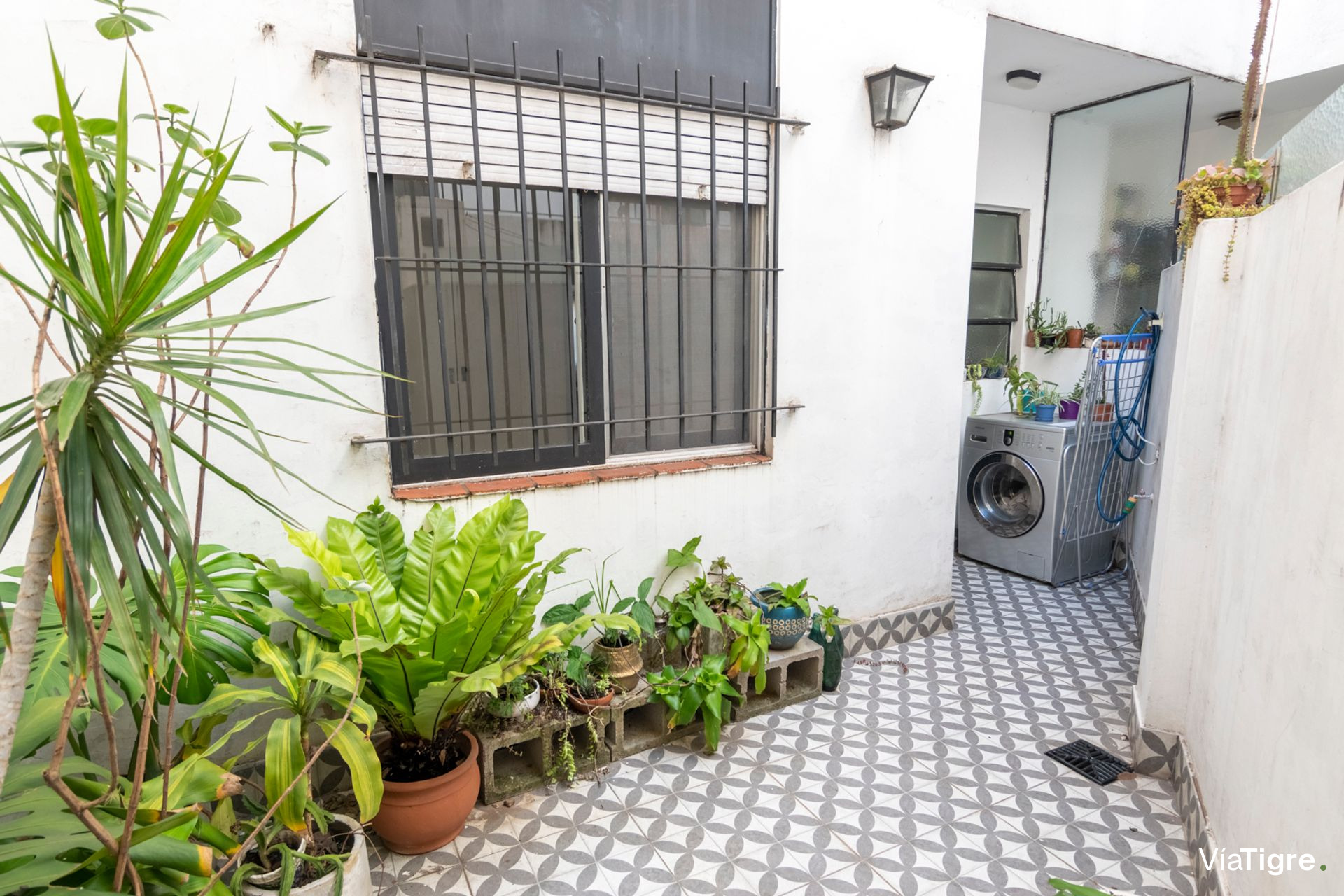 Venta Depto. 3 ambientes, patio, Vicente López.
