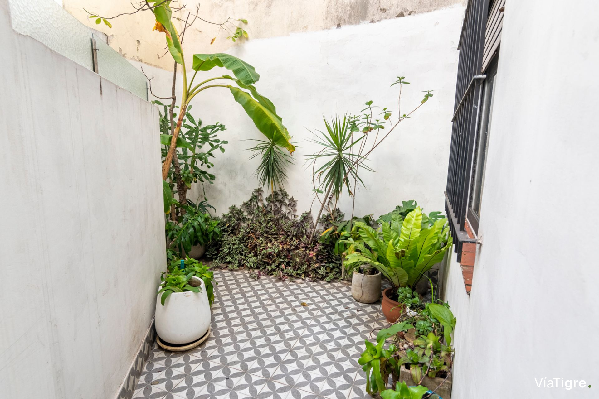 Venta Depto. 3 ambientes, patio, Vicente López.