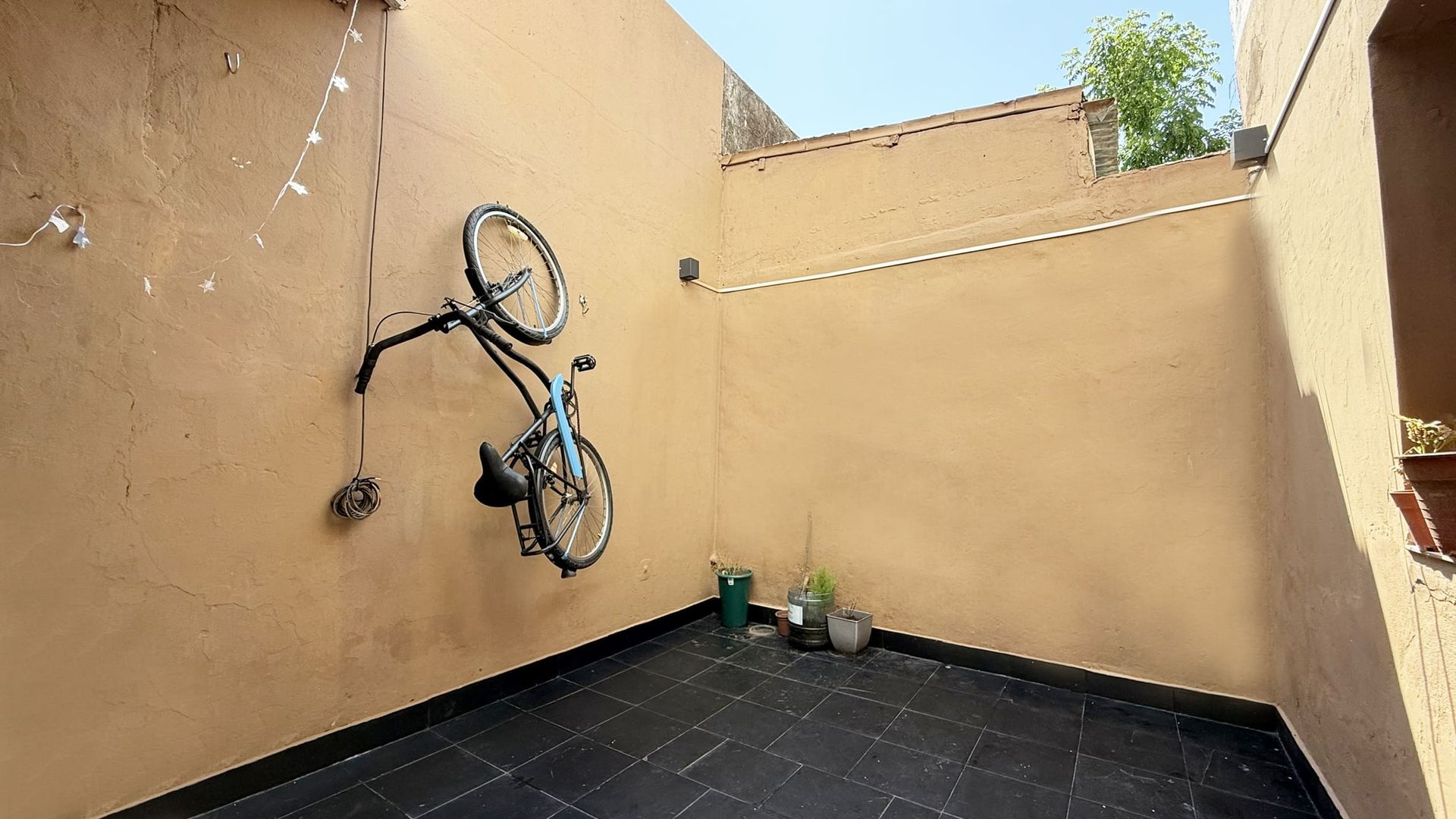 VENDE-Vivienda multifamiliar 6 ambiente-San Isidro