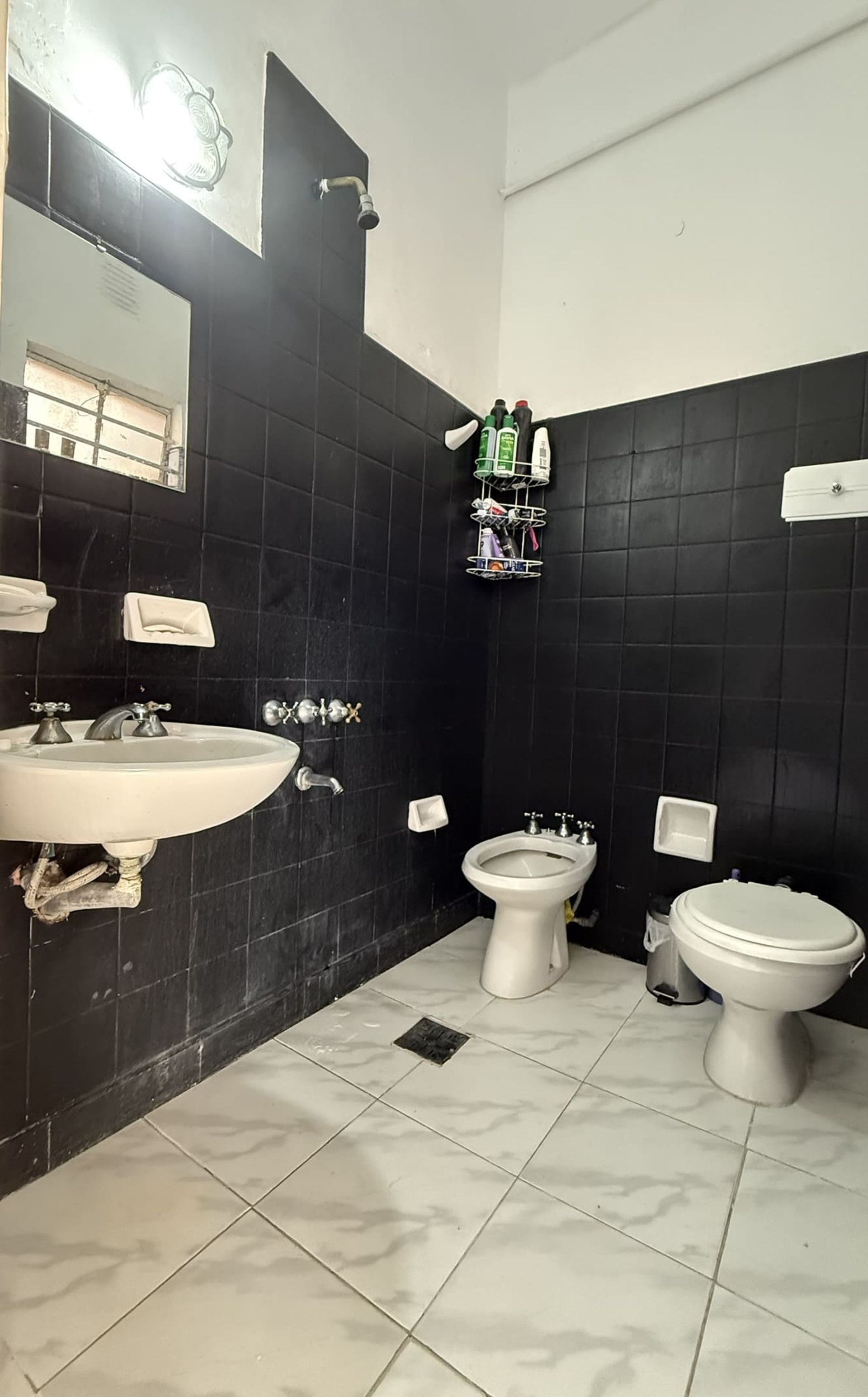 VENDE-Vivienda multifamiliar 6 ambiente-San Isidro