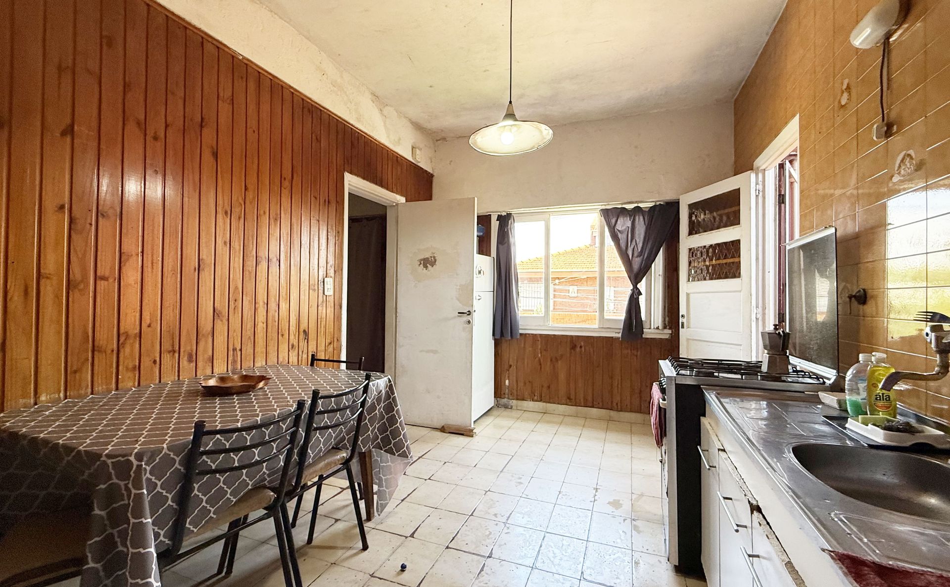 VENDE-Vivienda multifamiliar 6 ambiente-San Isidro