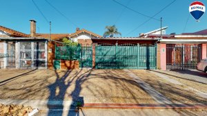 3-Room House for Sale, Calle Quincho, Garage, Villa Adelina