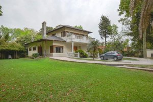2-Story House for Sale in San Isidro, Large Lot