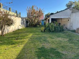 4-Room House for Sale in Villa Adelina with Garden