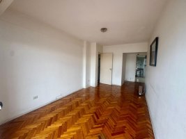 3-room apartment for sale in Olivos with balcony