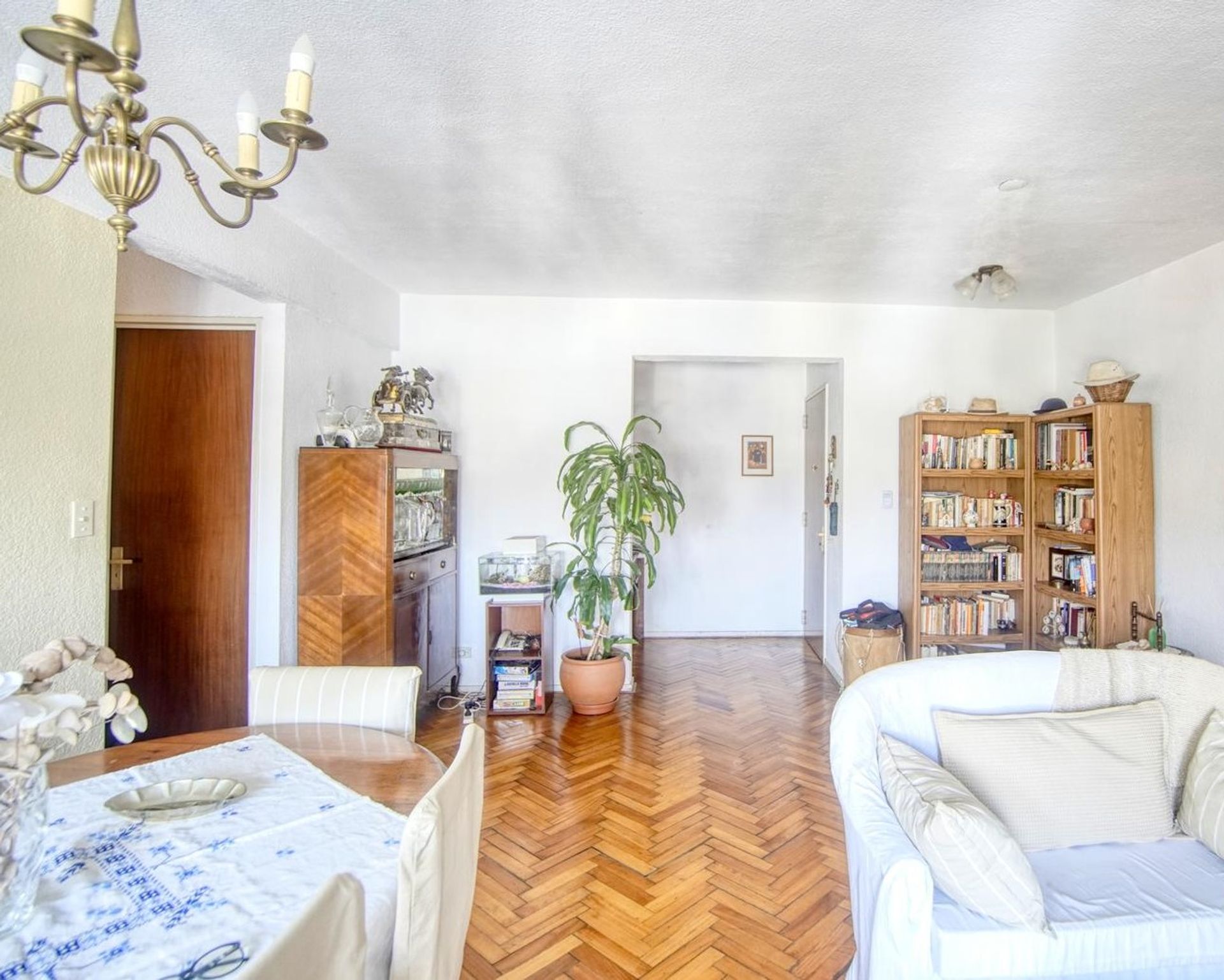 La Lucila Venta Departamento 4 ambientes + cochera