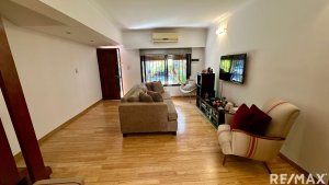 Apartment for sale in Olivos, 4 rooms with garage