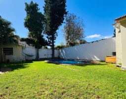 House for Sale Punta Chica Victora with Barbecue and Pool