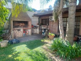 Casa/Venta Con Gran Jardin Vte. Lopez Cocheras