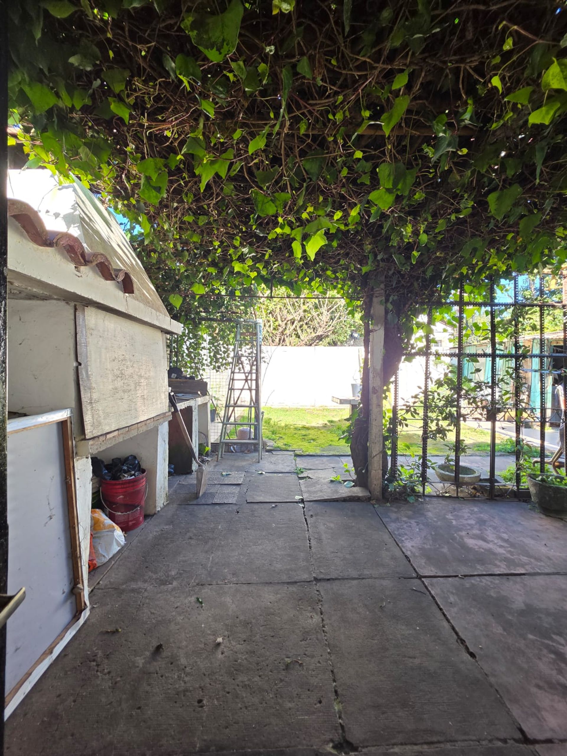 3-Room House for Sale in Boulogne, to be Refurbished