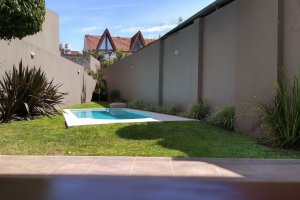 Casa en venta en Olivos — 7 ambientes pileta