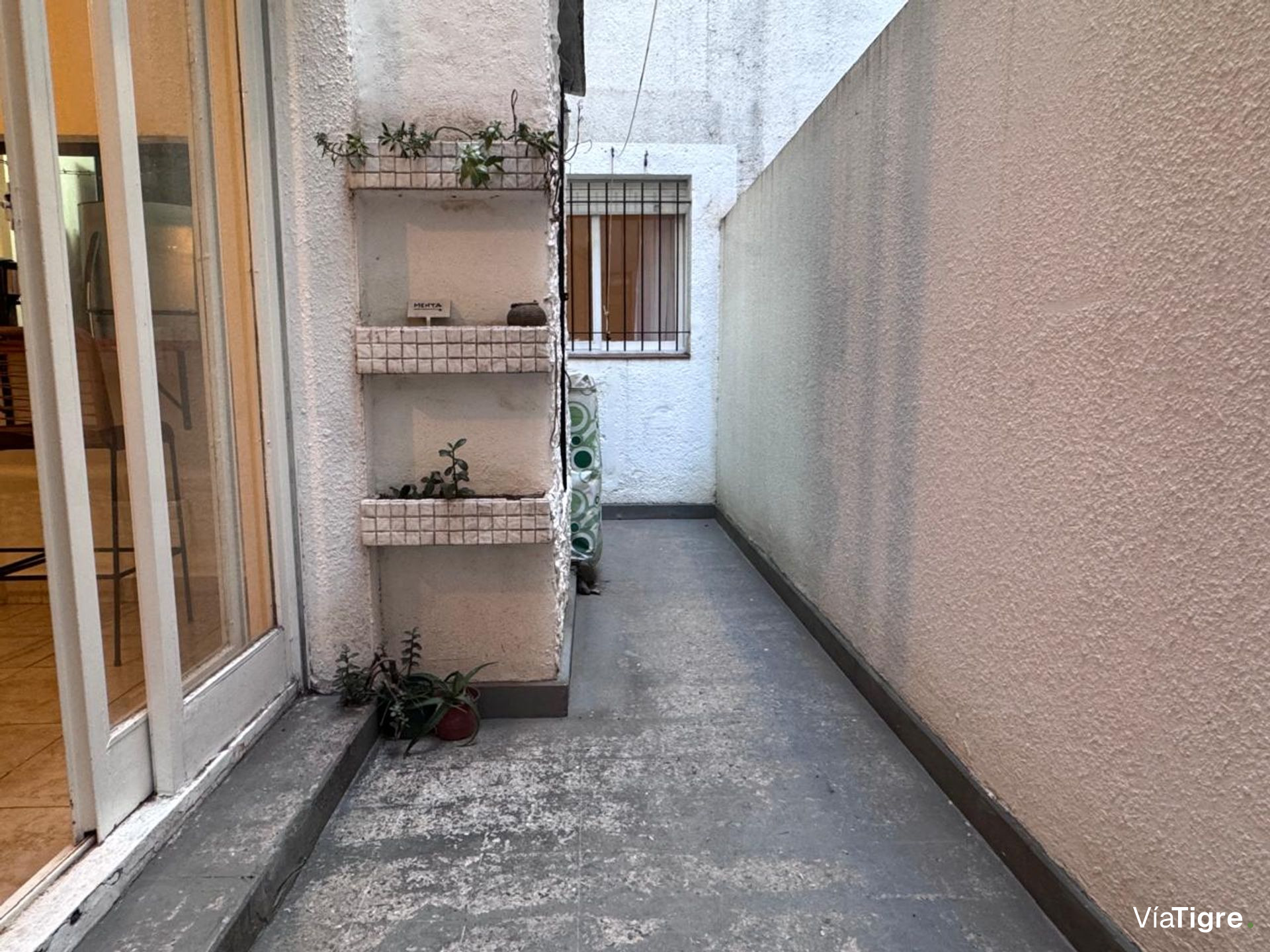 Venta Depto. 2 Amb.c/ Patio En "Olivos'