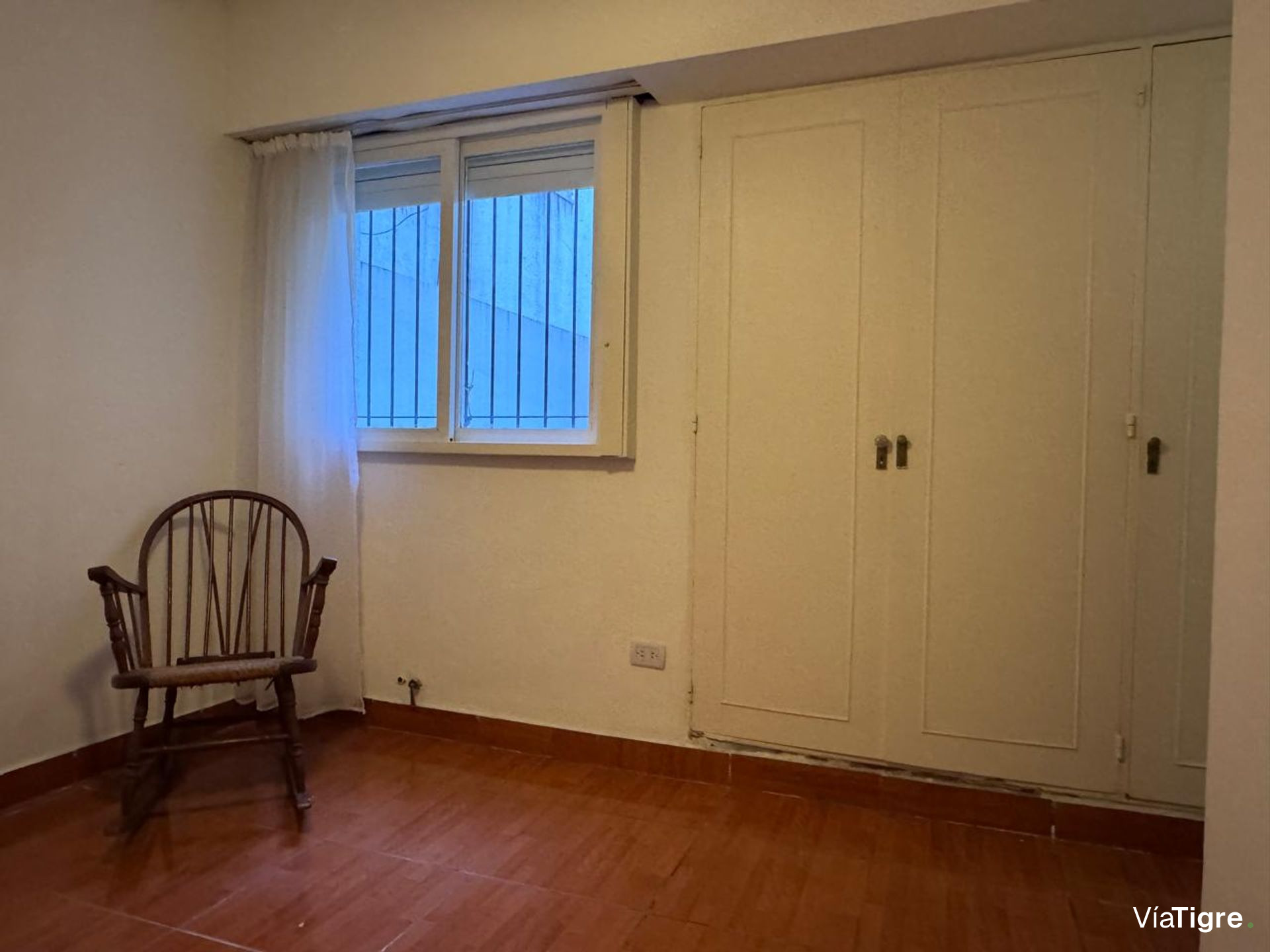 Venta Depto. 2 Amb.c/ Patio En "Olivos'