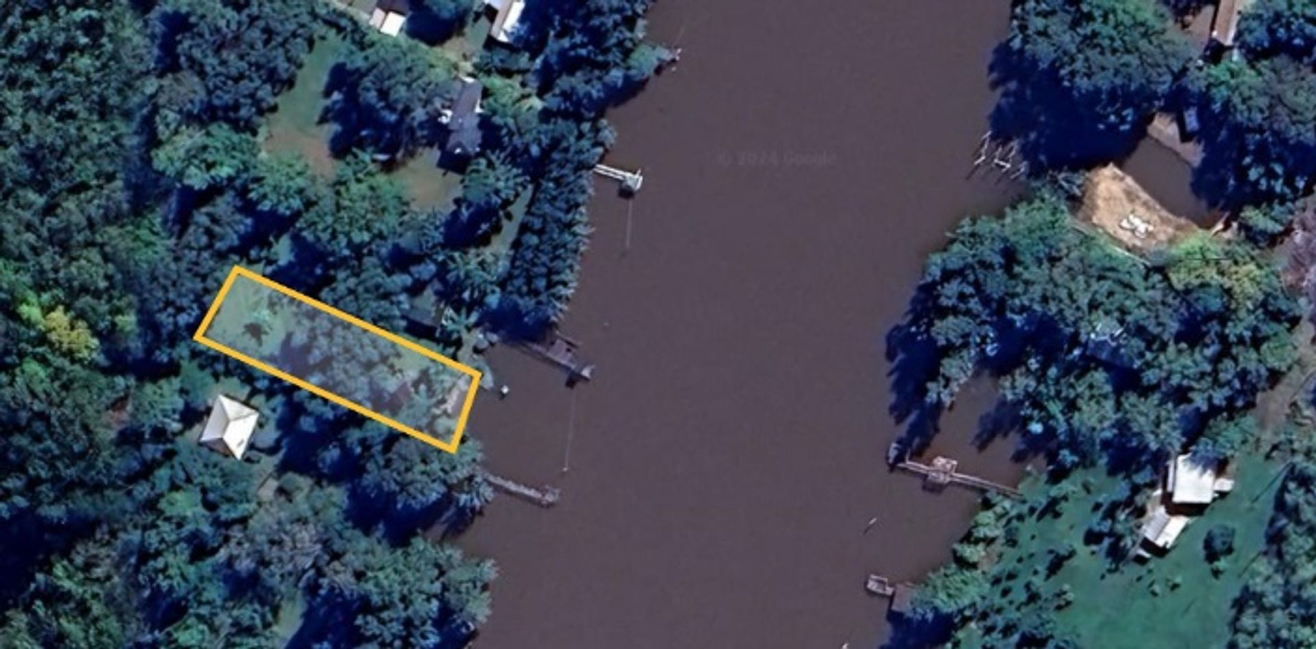 Venta De Terreno Con 3 Cabañas Canal Arias Delta