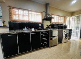 House 4 Rooms, Patio, Garage, Commercial Space