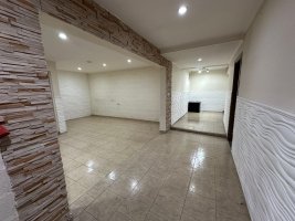 House 4 Rooms, Patio, Garage, Commercial Space