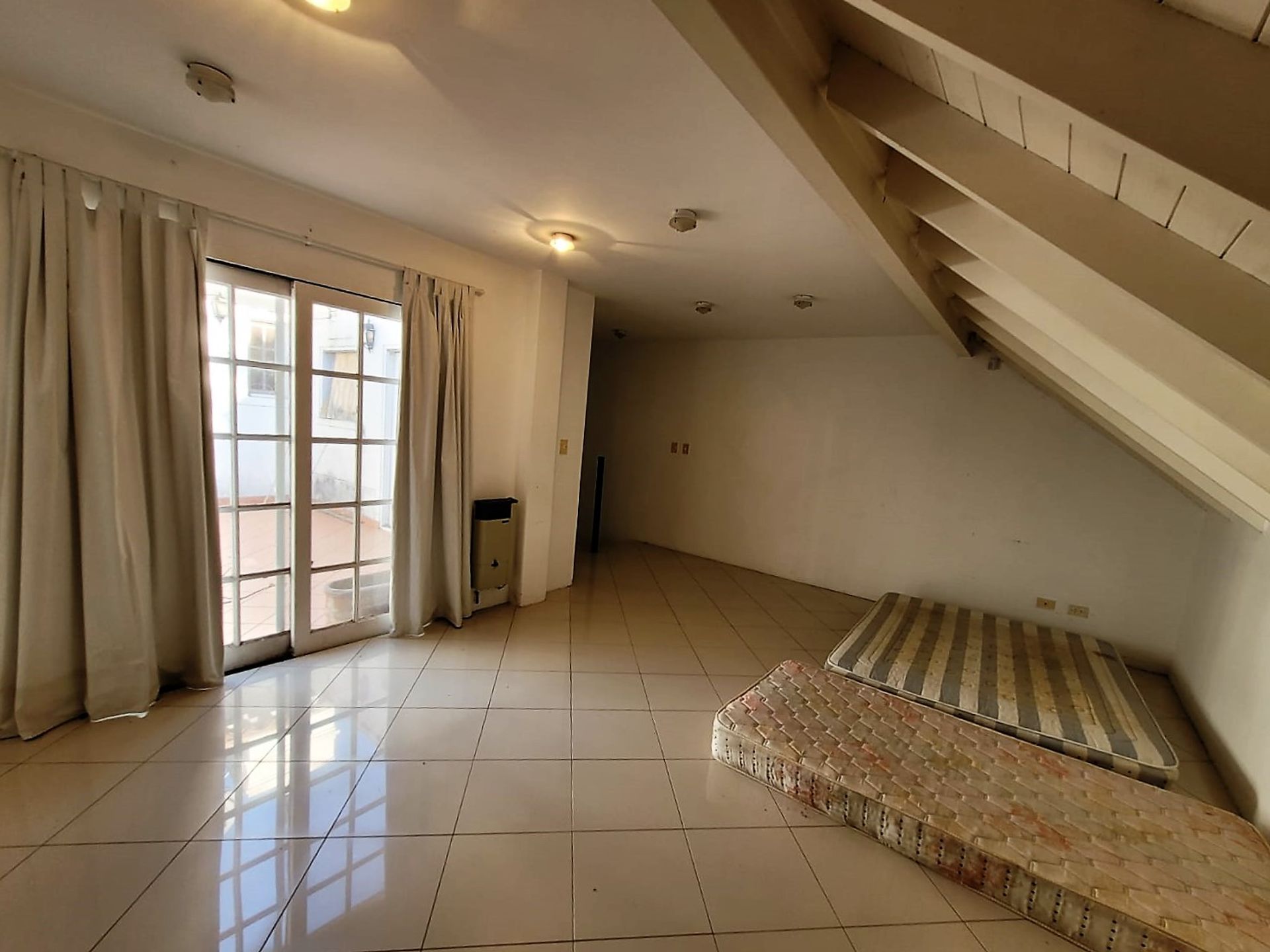VENTA espectacular casa SAN ISIDRO/ APTO CREDITO