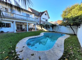 Spectacular Sale: San Isidro House / Credit Apartment