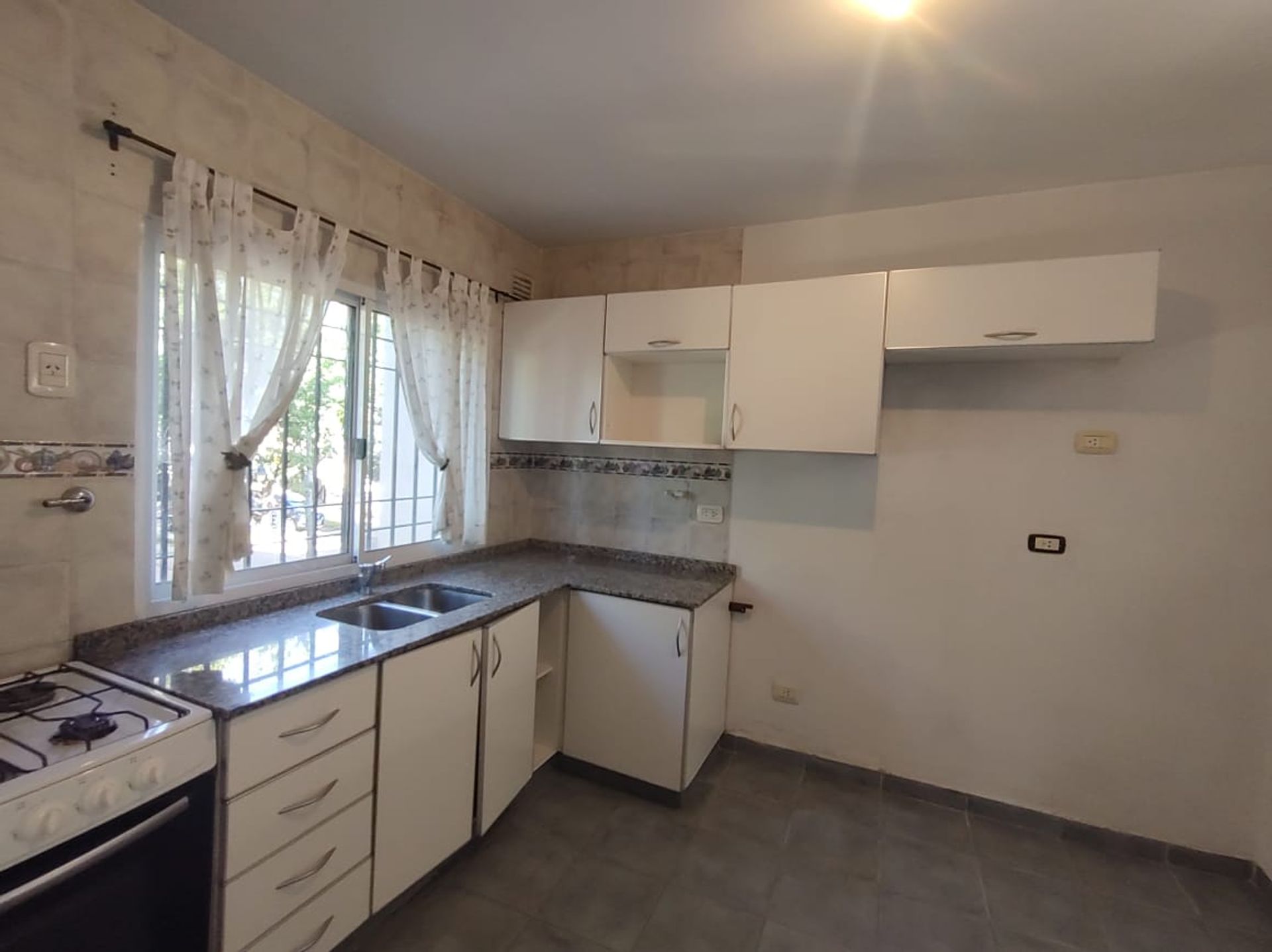 Dpto 4 amb,3 bañosTRIPLEX 200m2