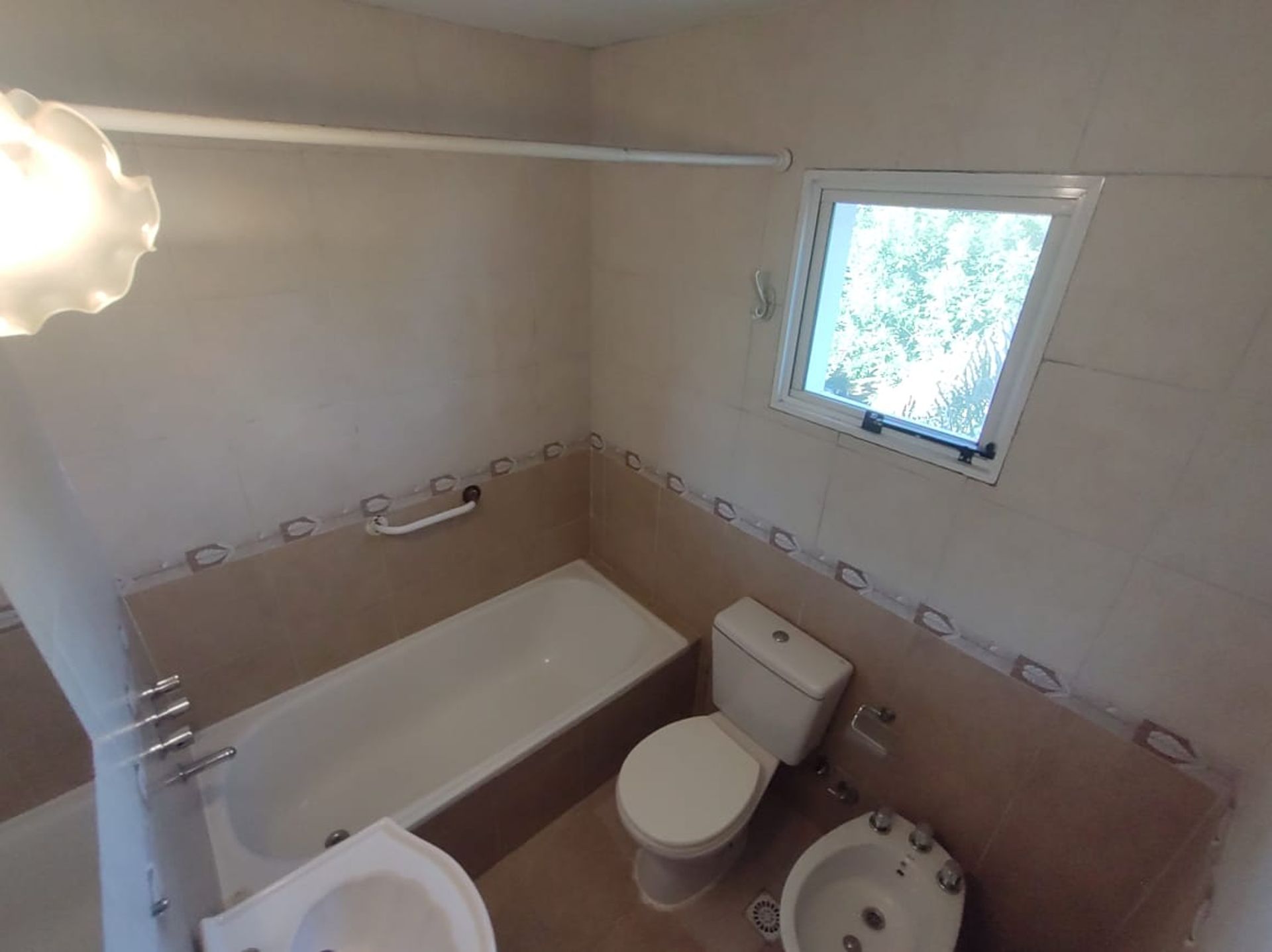 Dpto 4 amb,3 bañosTRIPLEX 200m2