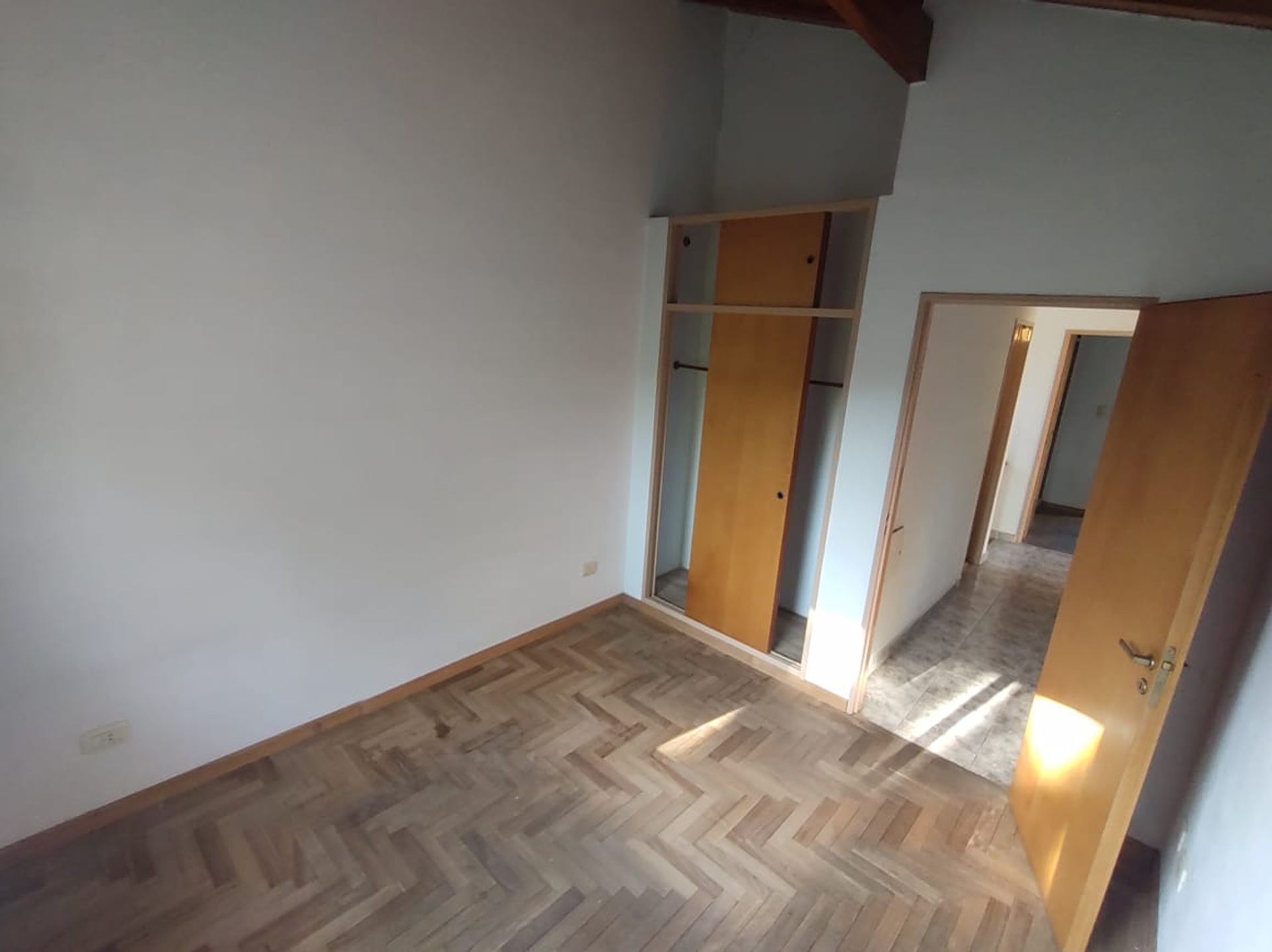 Dpto 4 amb,3 bañosTRIPLEX 200m2