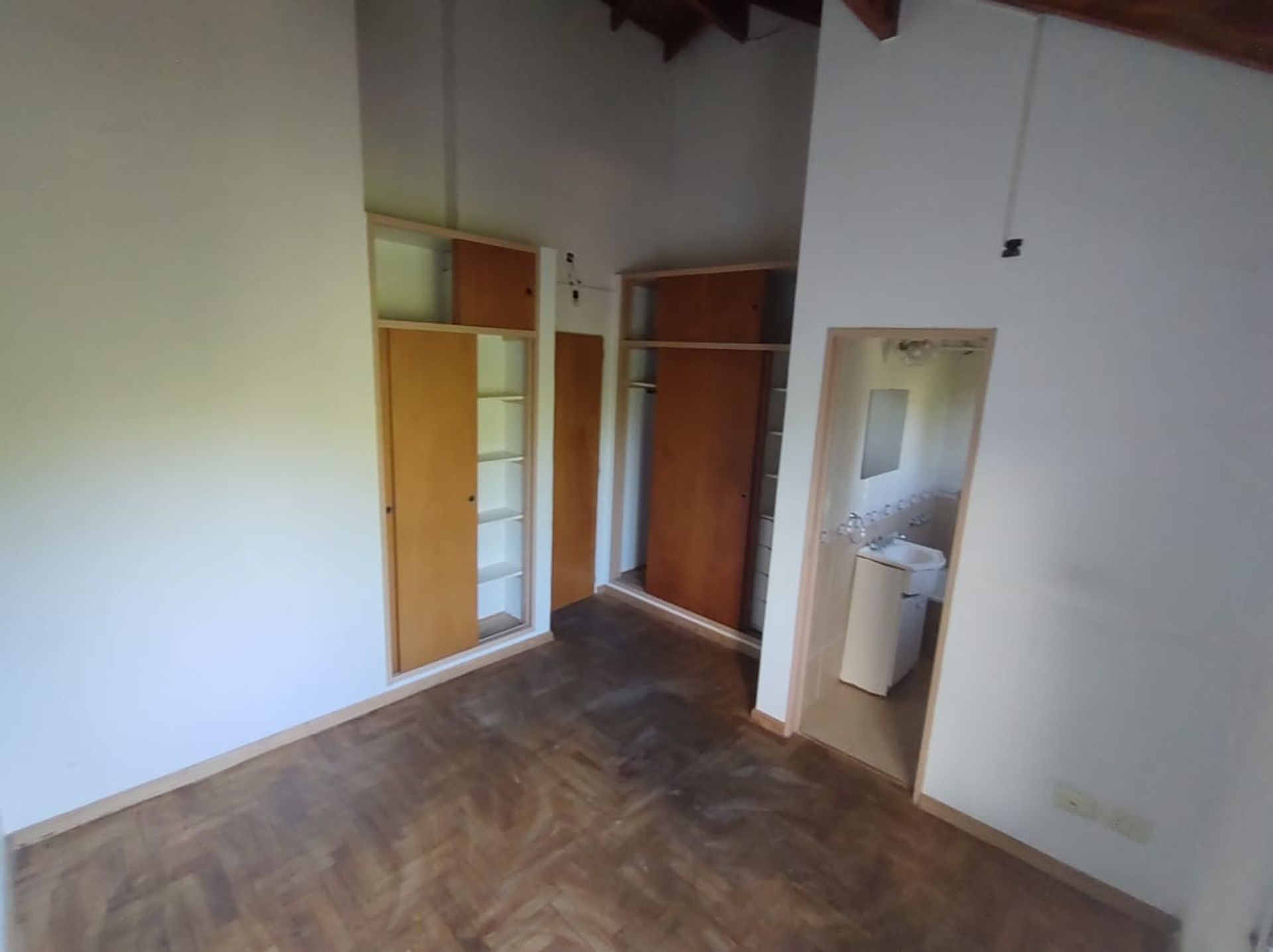 Dpto 4 amb,3 bañosTRIPLEX 200m2