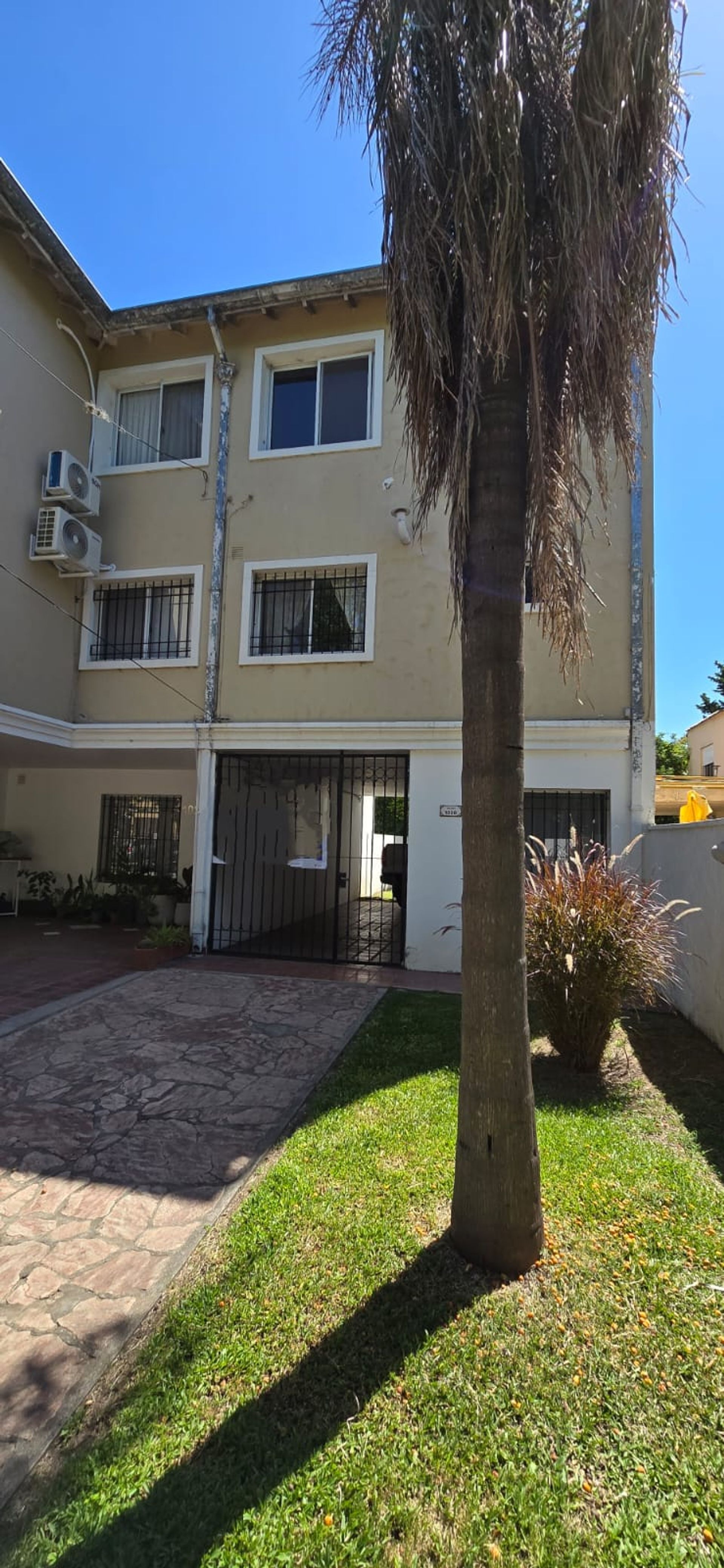 Dpto 4 amb,3 bañosTRIPLEX 200m2