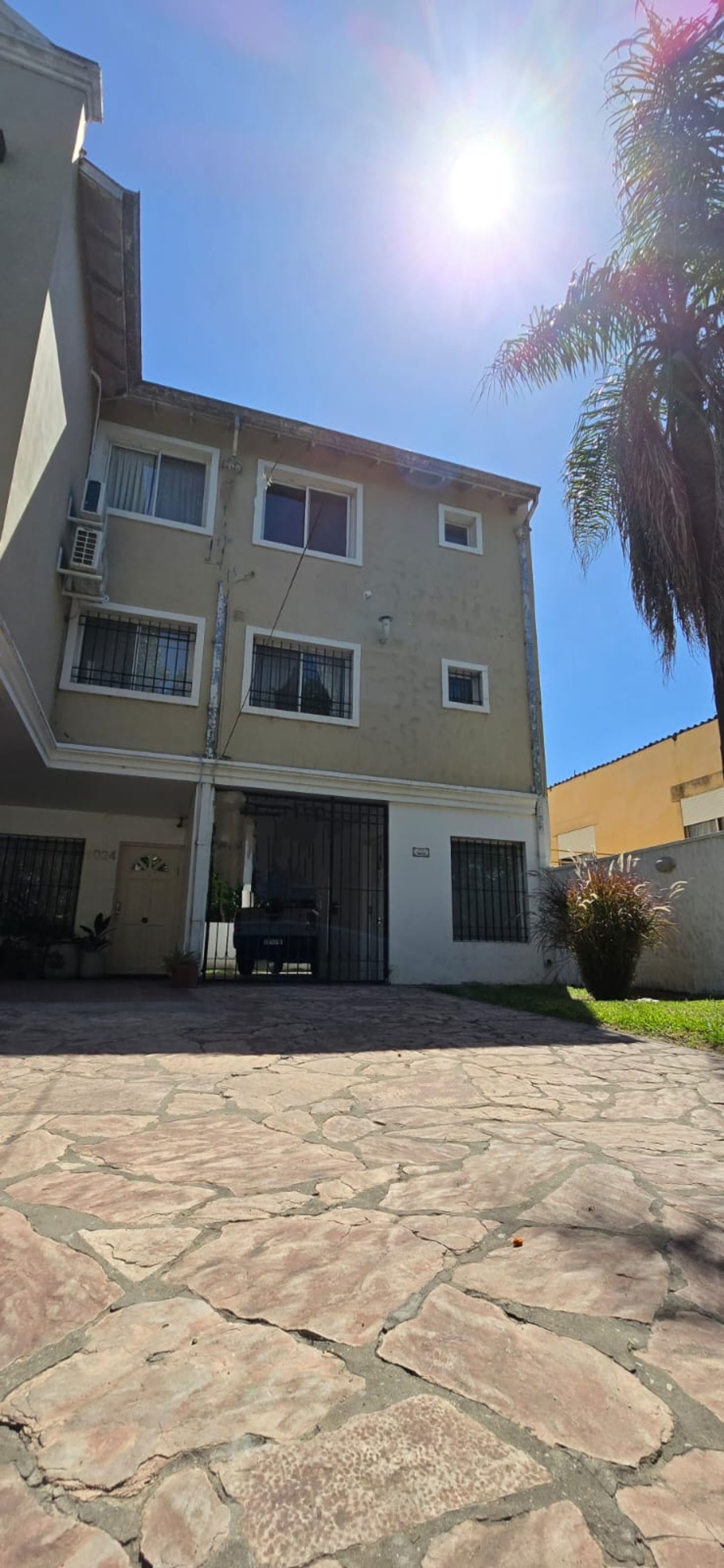 Dpto 4 amb,3 bañosTRIPLEX 200m2