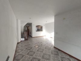 Dpto 4 amb.,3 bañosTRIPLEX 200m2