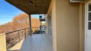 Dpto. VENTA 3 amb. 2 baños. cochera. Balcón. Vista