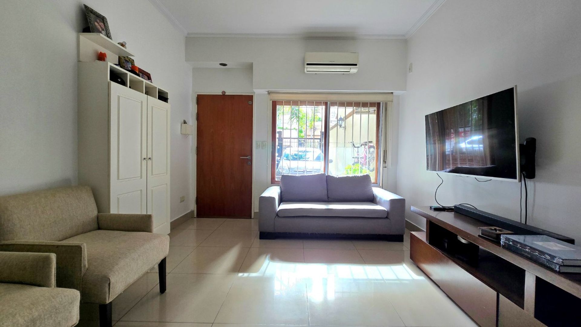Triplex en Venta- Vte. Lopez - 5 Ambientes-Patio