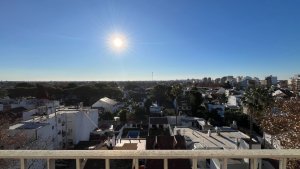 Apartment 3 rooms + dependency + garage, open view, Olivos