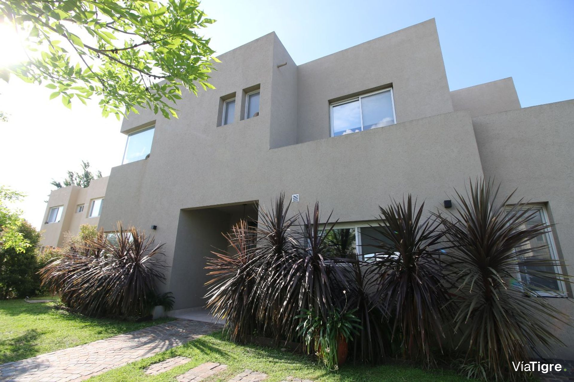 Venta Casa Barrio S. Francisco. Salida A La Laguna