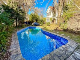 House for Sale: 6 Rooms, Pool, Vicente López