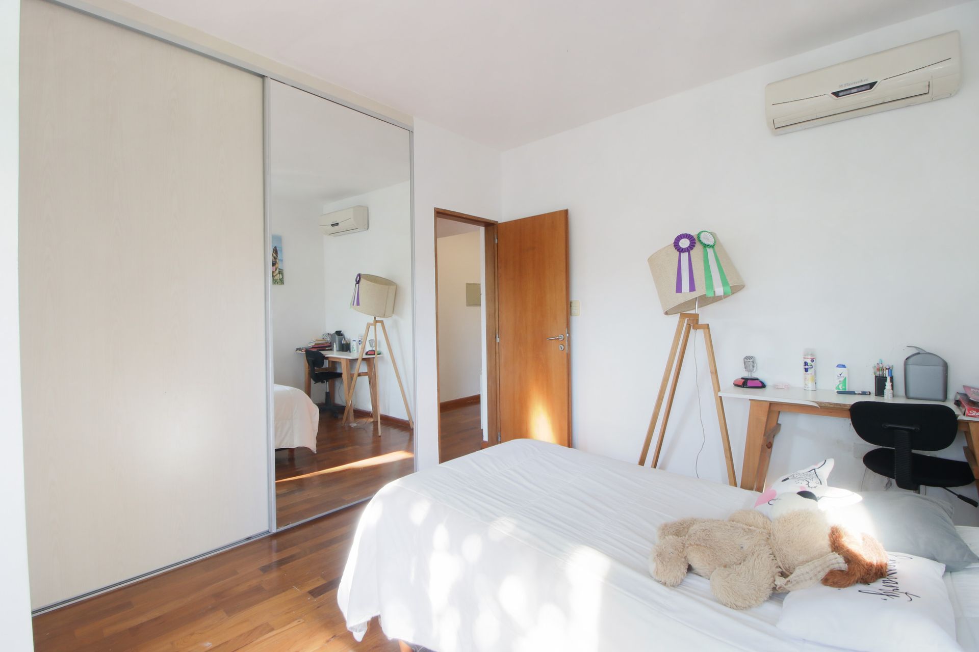 Casa 4 dormitorios + escritorio - Apto credito