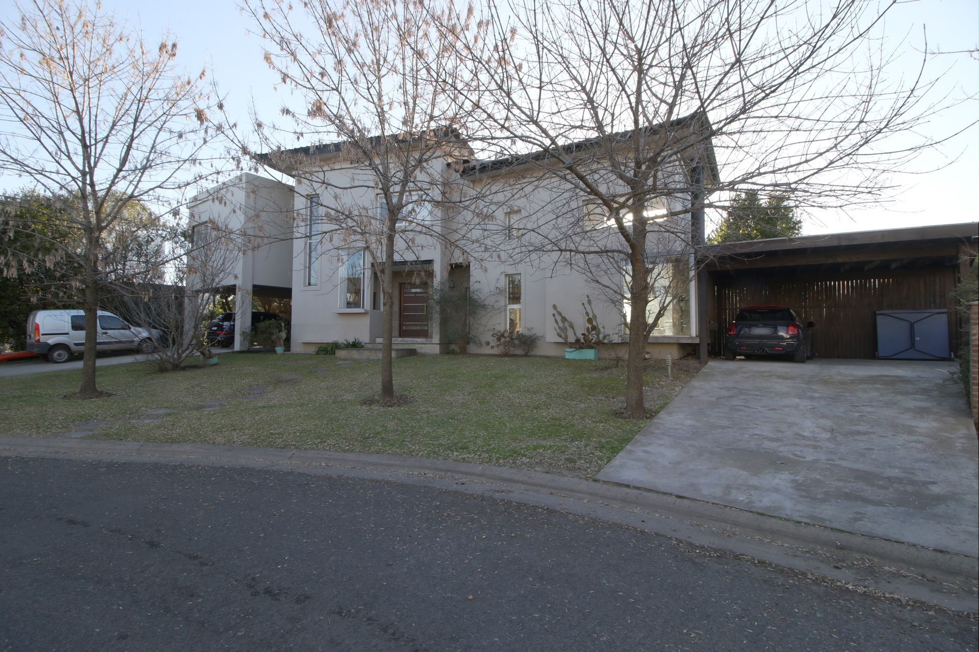 Casa 4 dormitorios + escritorio - Apto credito